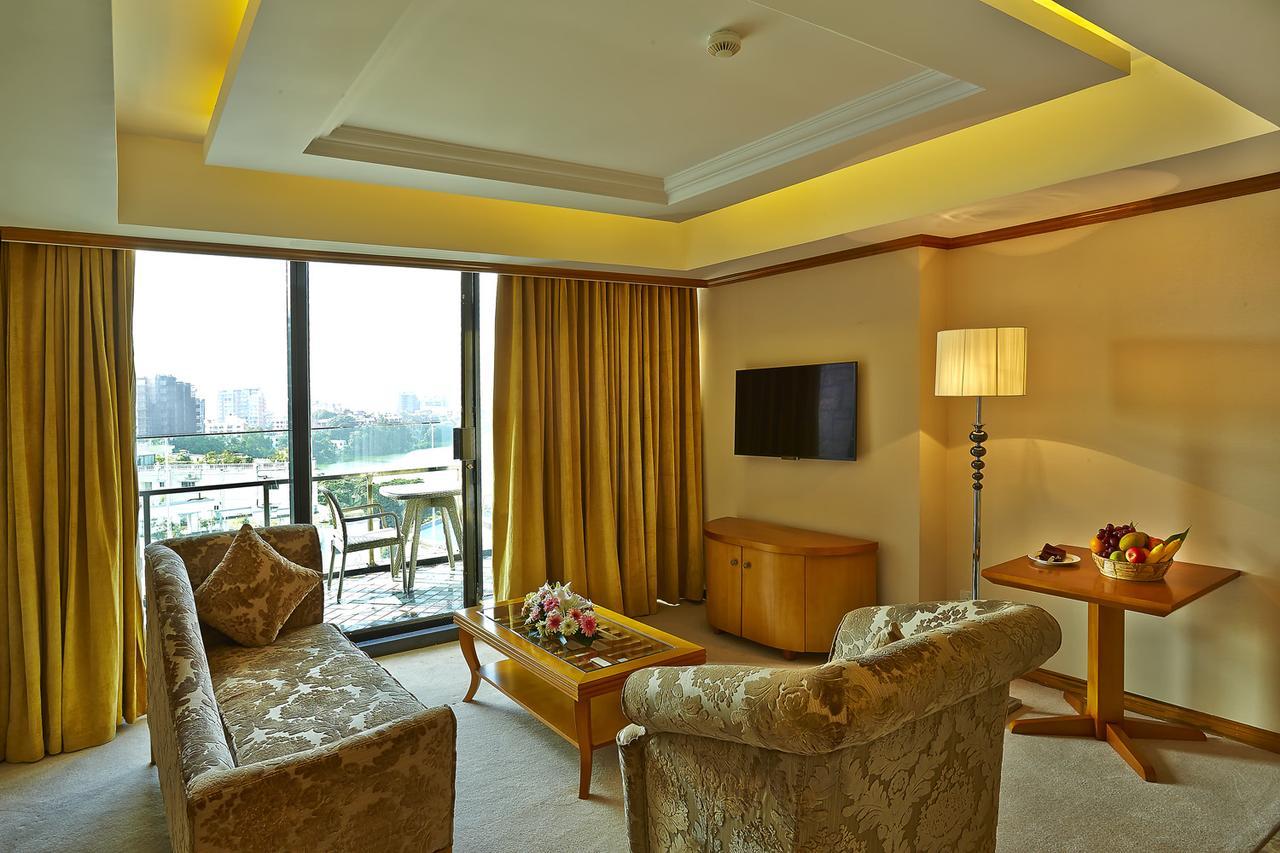 Royal Suite with Kitchenette/Jacuzzi